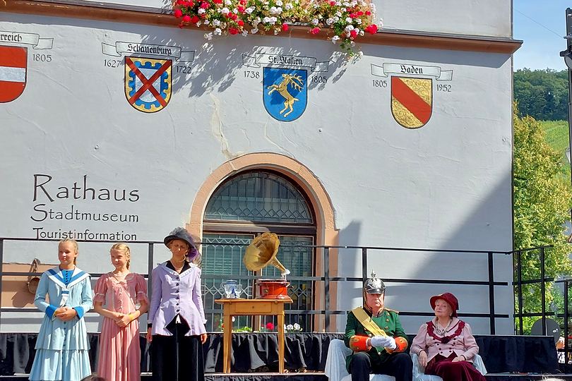 Staufen, costumed festival at the Town Hall