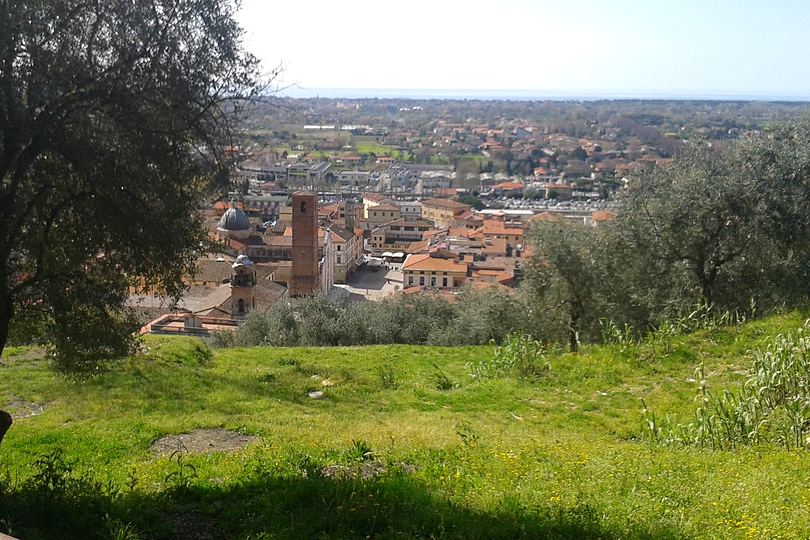Pietrasanta from the hills