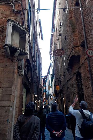 Lucca, old town lanes