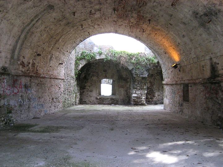 Lucca, beneath the walls