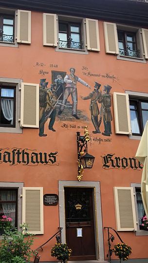 Staufen, a painted façade